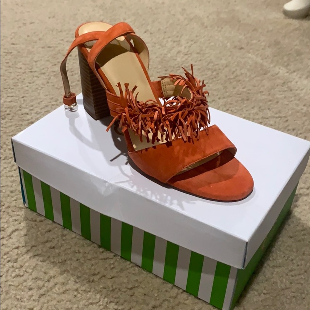Wonder brand size 10 shoe. Never worn!
